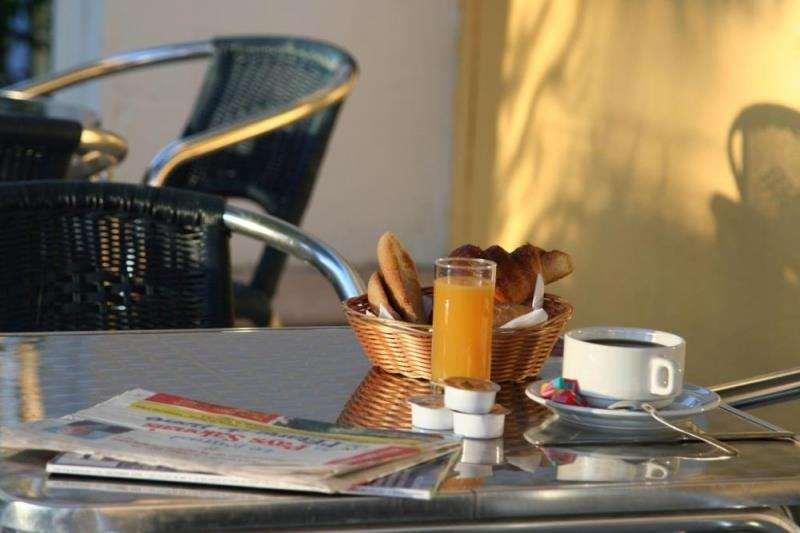 Brit Hotel Salon De Provence ร้านอาหาร รูปภาพ