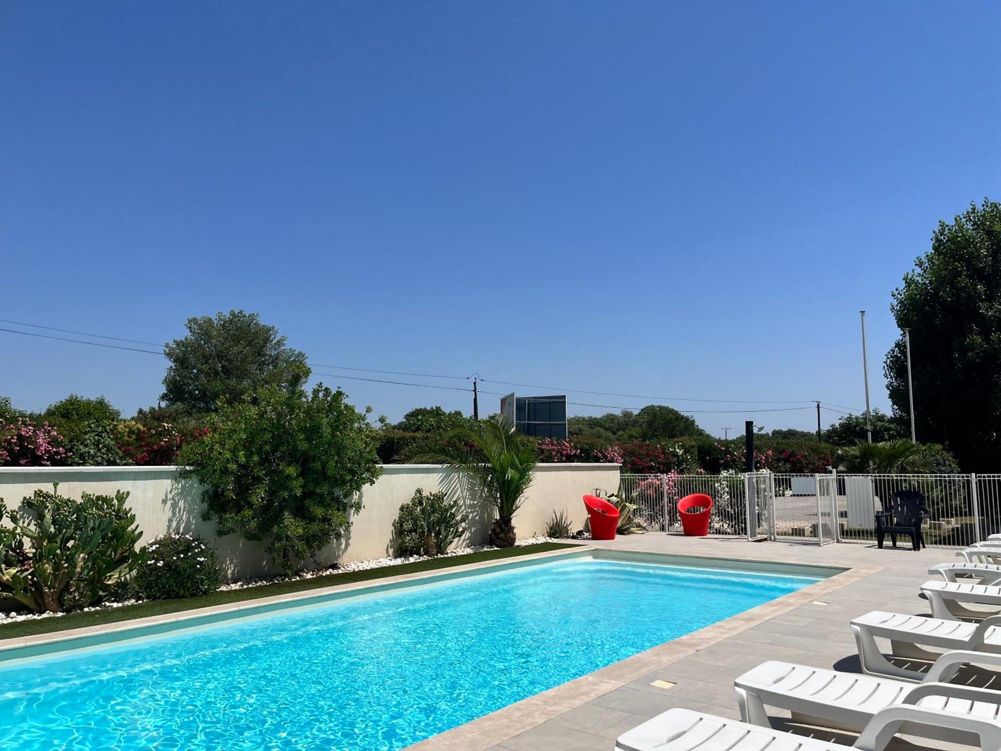 Brit Hotel Salon De Provence ภายนอก รูปภาพ