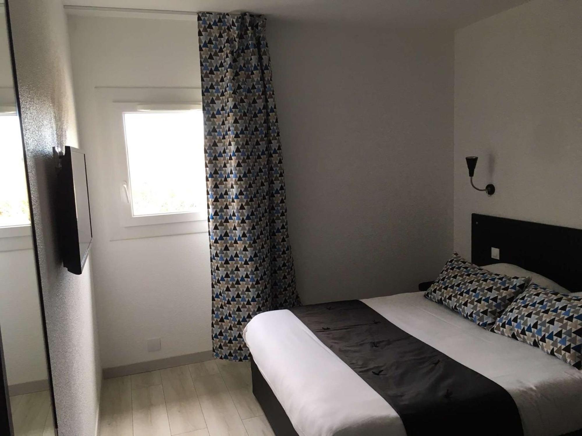 Brit Hotel Salon De Provence ภายนอก รูปภาพ