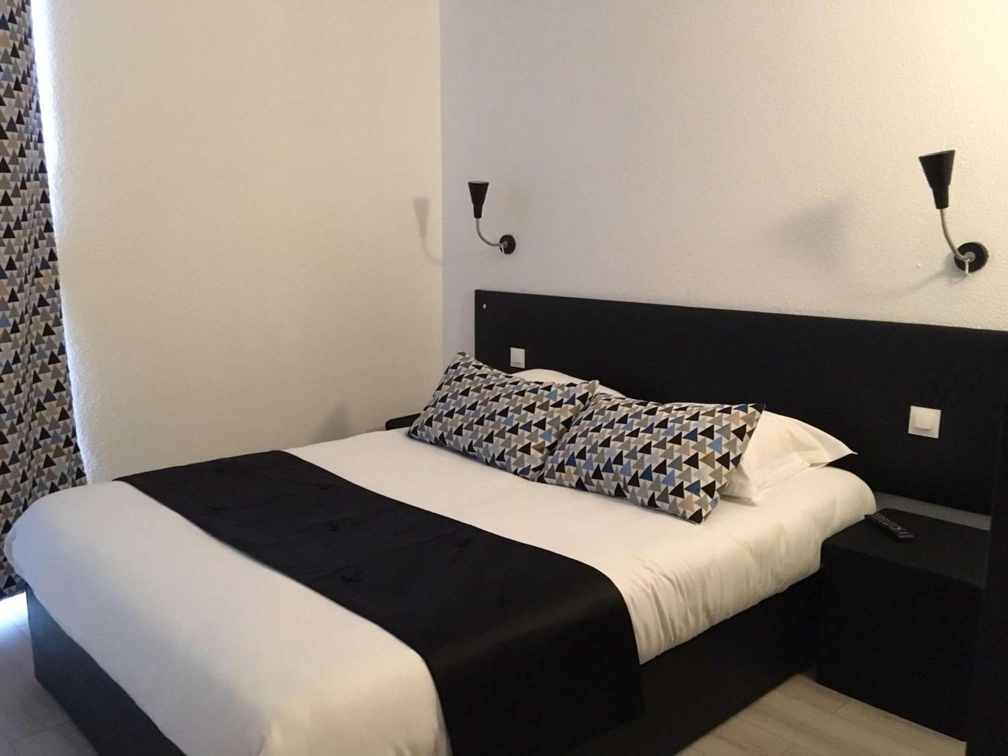 Brit Hotel Salon De Provence ภายนอก รูปภาพ